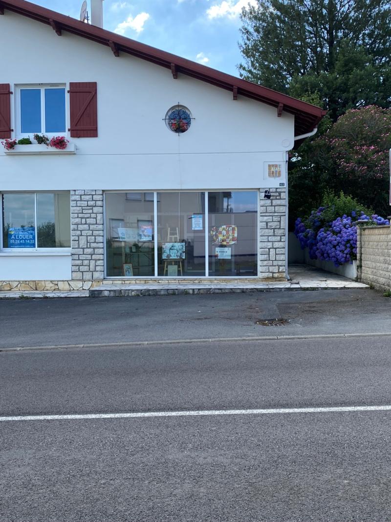 Local  pièces St lon les mines disponible à la Location