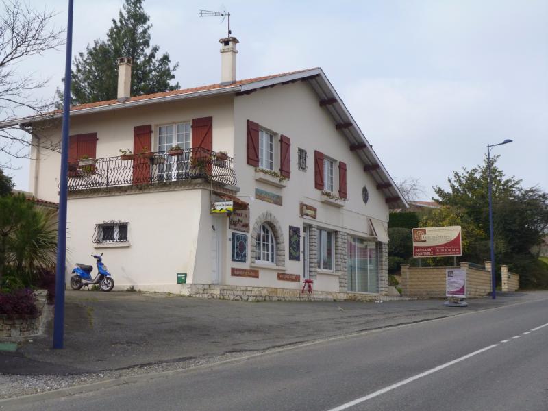 Local  pièces St lon les mines disponible à la Location