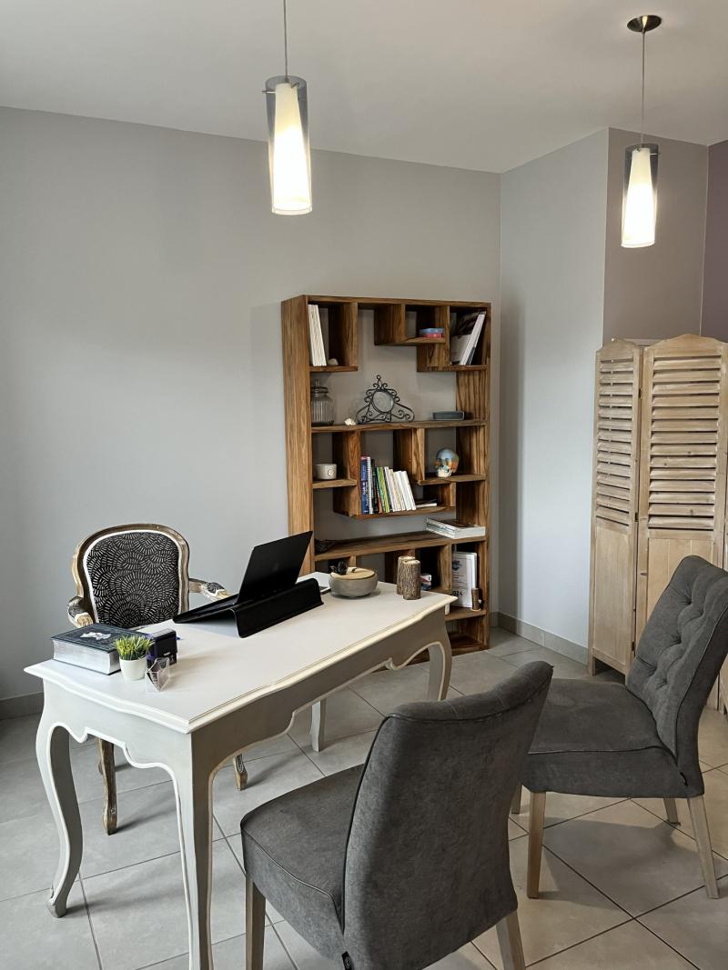 Local Professionnel  pièces Dax disponible à la Location
